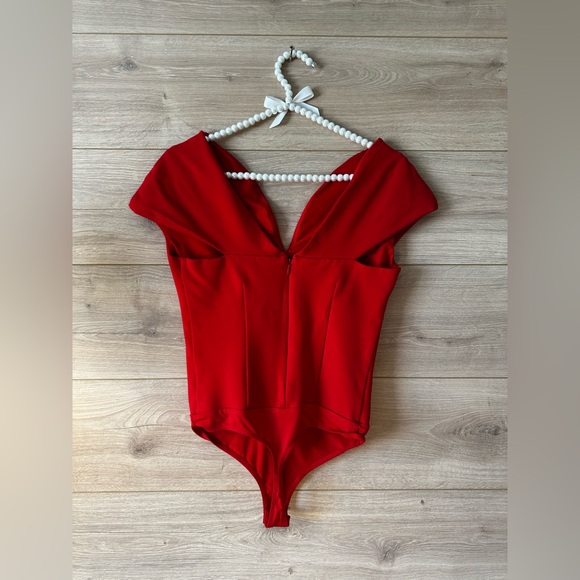 Express Red Off-Shoulder V-Neck Crop Top - Picture 7 of 10